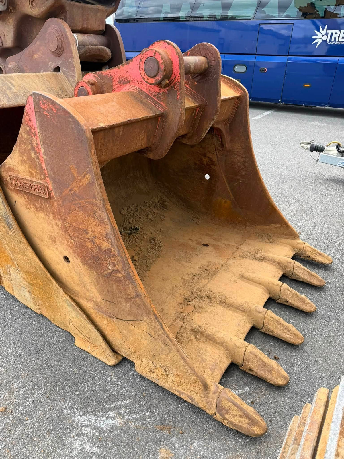 Notuð CAT 330 DL 2007